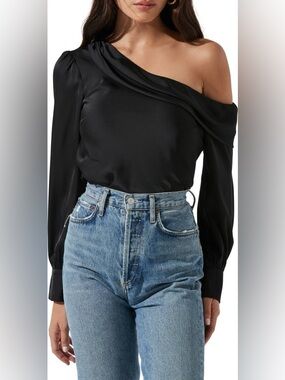 ASTR the label satin off shoulder top size small black